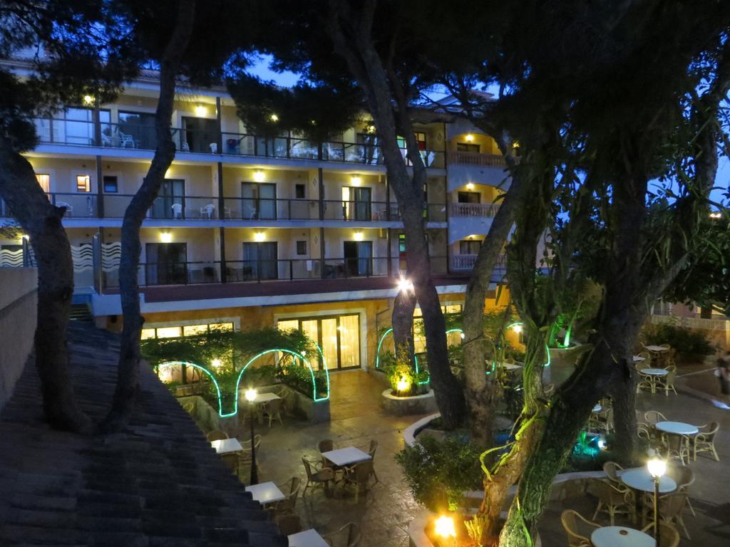 Hotel Baviera Cala Ratjada  Exterior photo