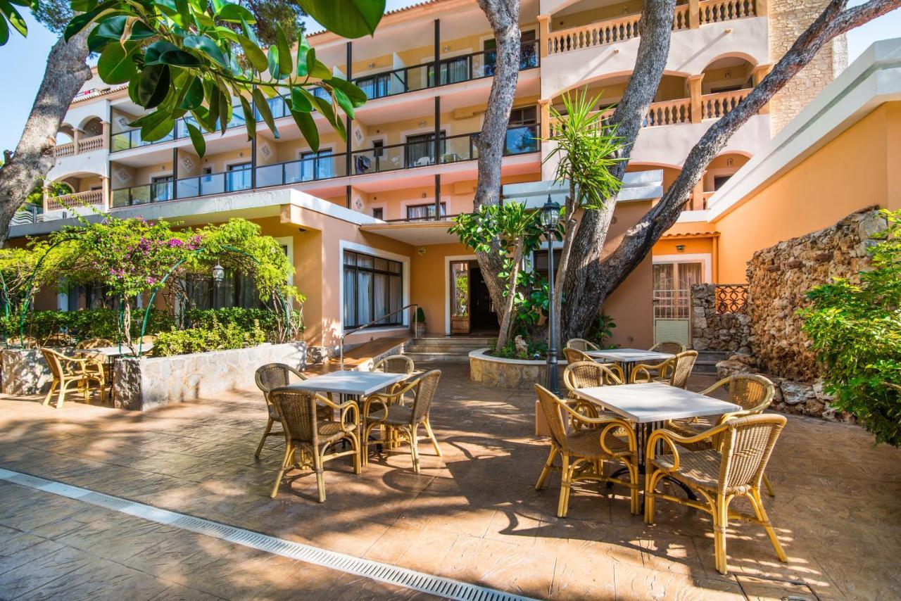 Hotel Baviera Cala Ratjada  Exterior photo